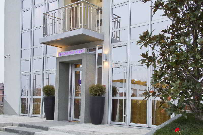 K Apartment *